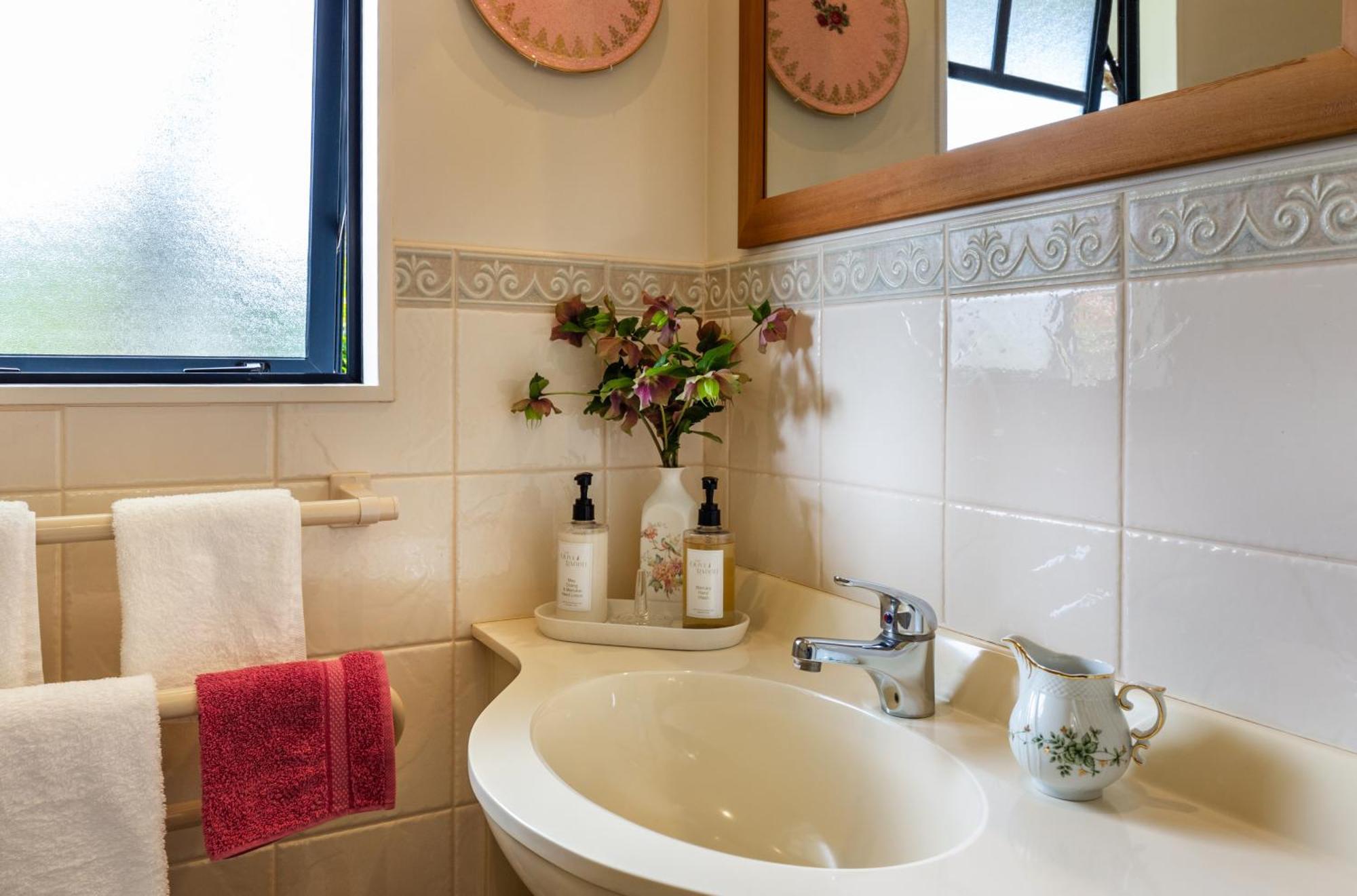 Olive Rabbit - Boutique Bed & Breakfast 图朗伊 外观 照片